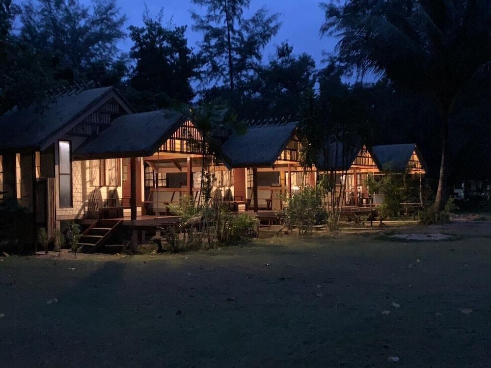 P.A.N. Beach Bungalows Ban Ko Kwang Exterior photo