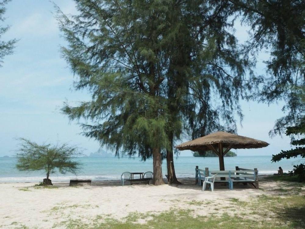 P.A.N. Beach Bungalows Ban Ko Kwang Exterior photo