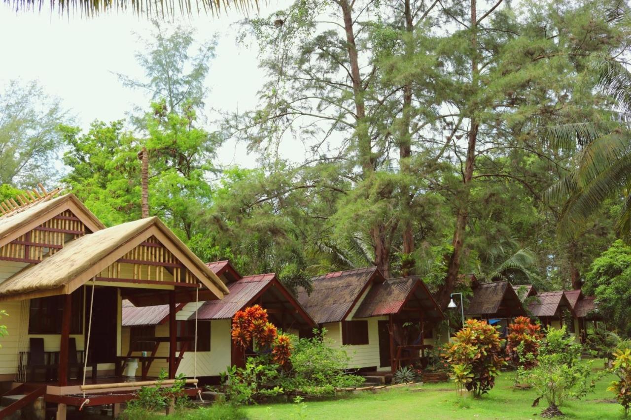P.A.N. Beach Bungalows Ban Ko Kwang Exterior photo